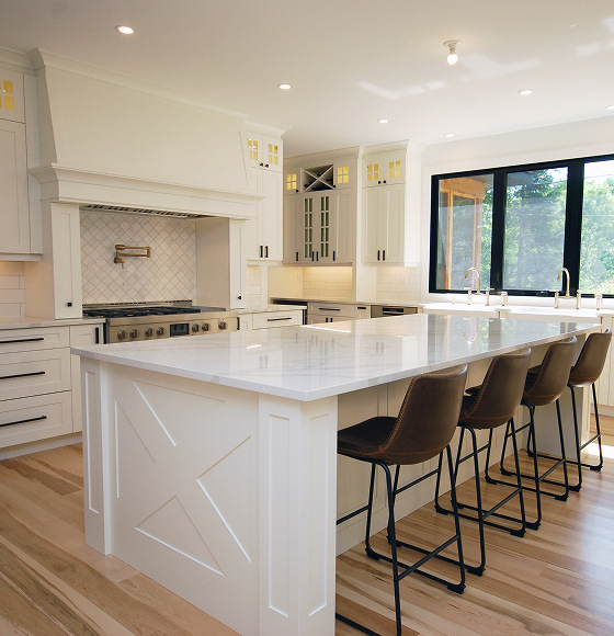 Custom kitchen built by Canadian Woodwork (3 of 11)