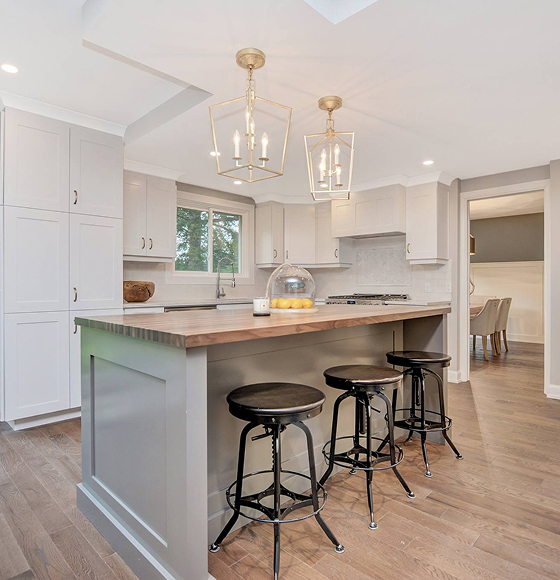Custom kitchen built by Canadian Woodwork (5 of 11)