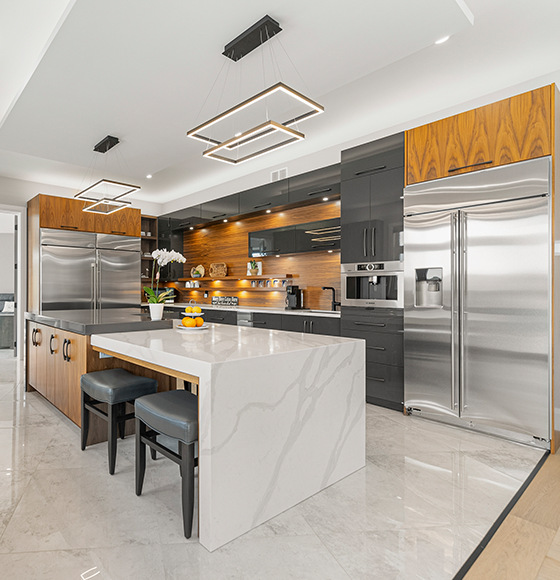 Custom kitchen built by Canadian Woodwork (2 of 11)